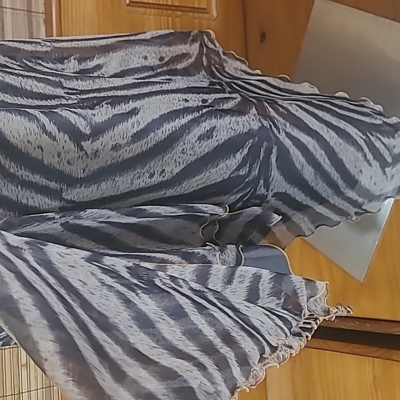 Victor Tung Layered Ruffle Skirt ❤️ - Picture 4 of 10